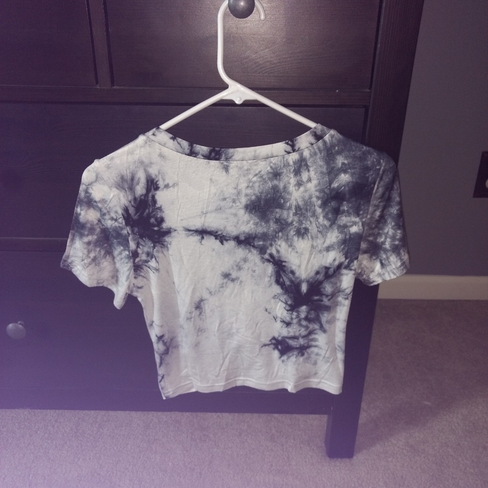 Marble/Tie-Dye Crop Top - Picture 3 of 3